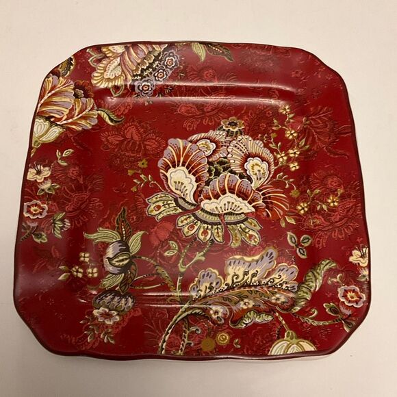 Gabrielle Red Scalloped Edge Appetizer Dish/Jewelry Tray - Picture 9 of 10